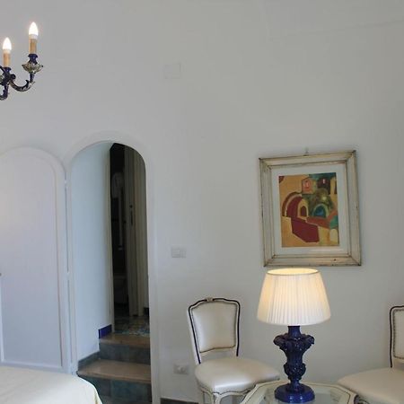 Queen View Apartment - No Kitchen Positano Zewnętrze zdjęcie