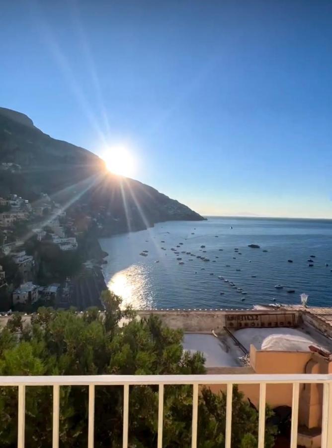 Queen View Apartment - No Kitchen Positano Zewnętrze zdjęcie