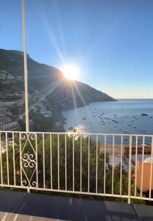 Queen View Apartment - No Kitchen Positano Zewnętrze zdjęcie