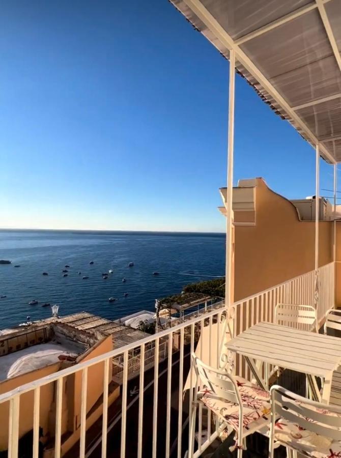 Queen View Apartment - No Kitchen Positano Zewnętrze zdjęcie