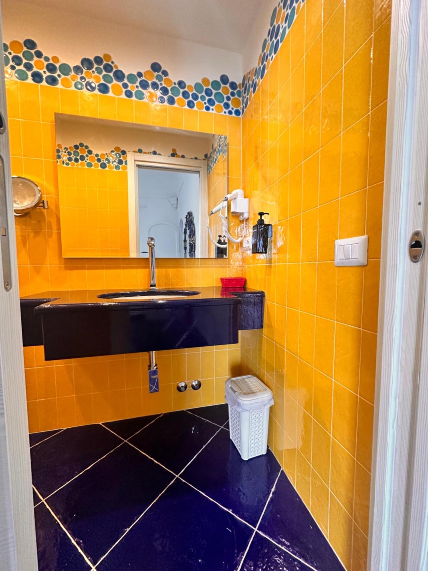 Queen View Apartment - No Kitchen Positano Zewnętrze zdjęcie